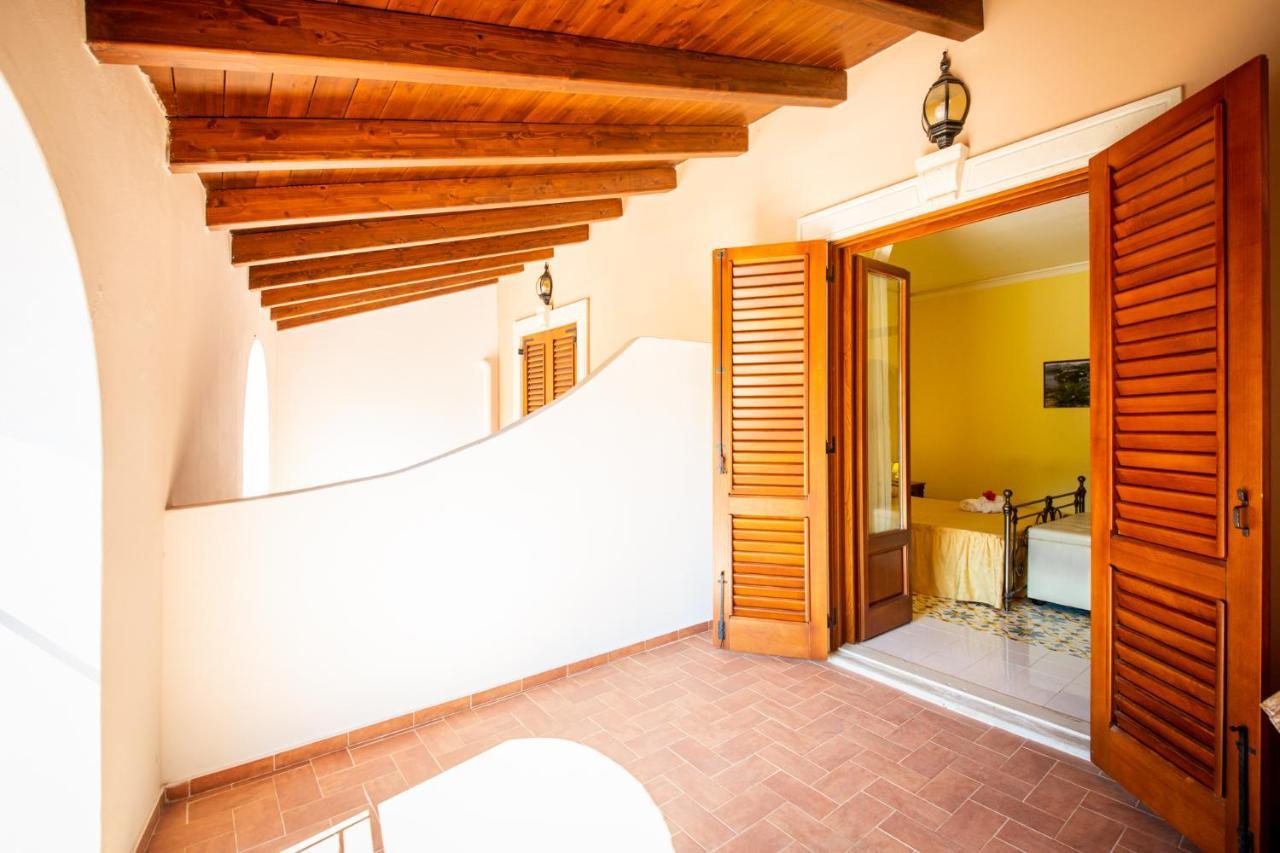 B&B Villa Maristella 리파리 외부 사진